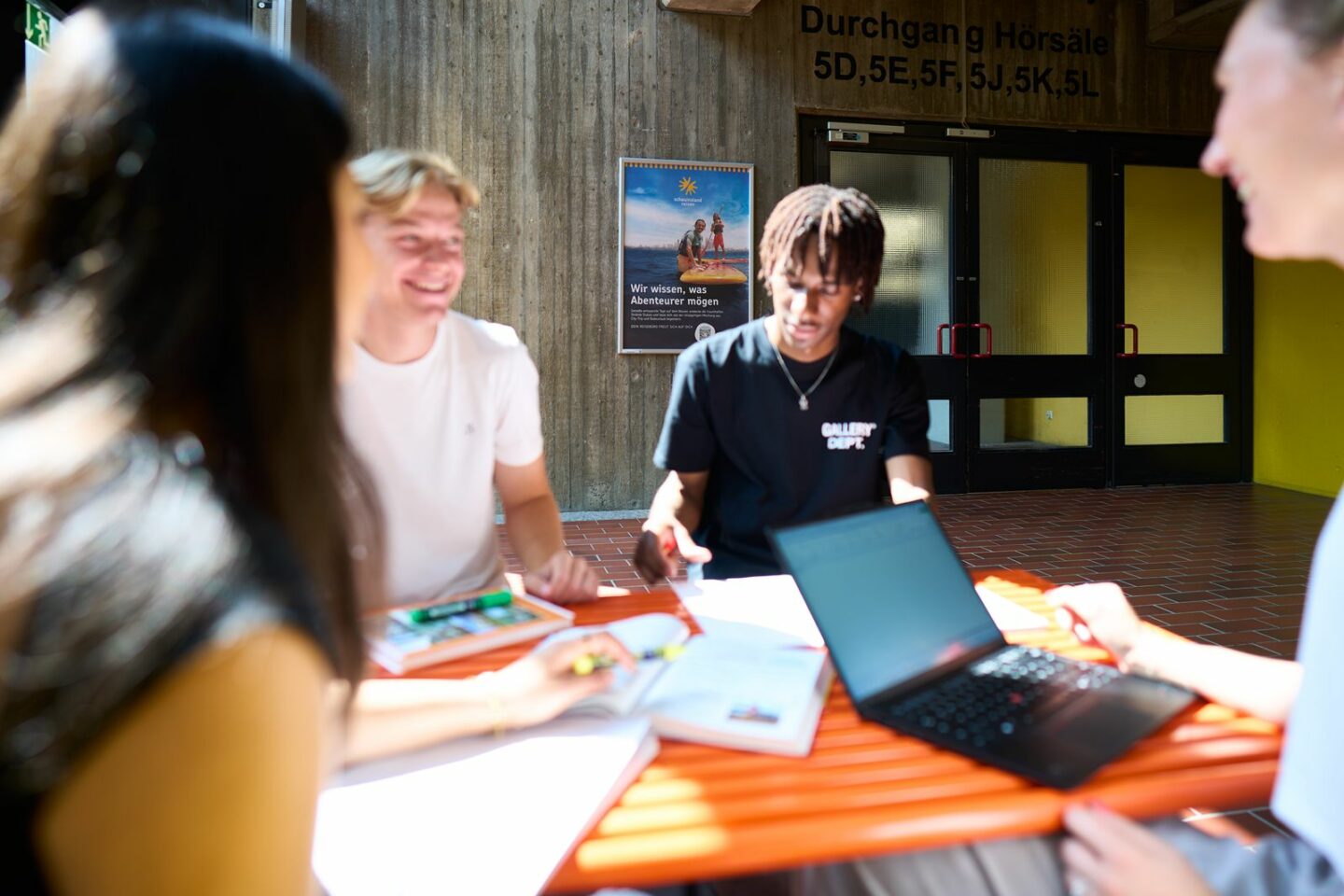 Unsere Medienkategorie EdTech mit führenden Lernplattformen und -Communities