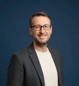 Foto von Adrian Wei&szlig;, Unternehmenskommunikation bei Deutsche Hochschulwerbung