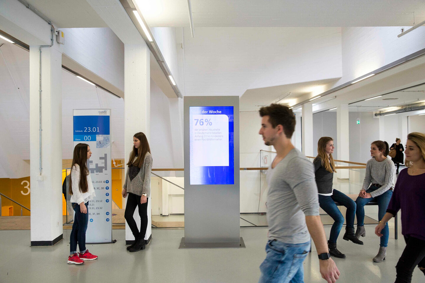 Zur Medienseite DOOH