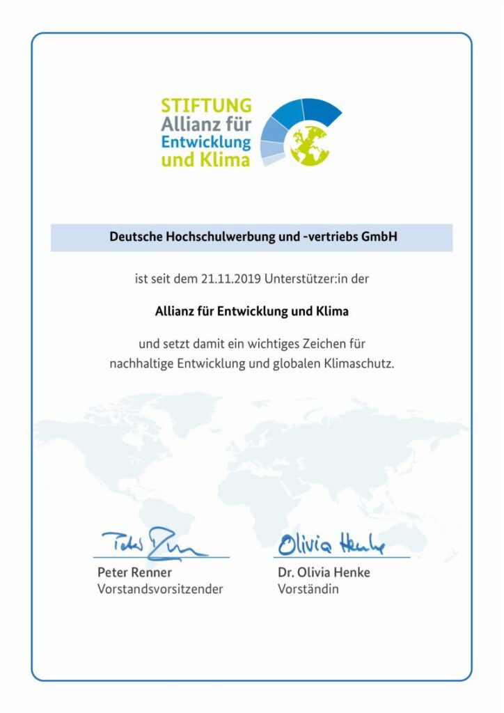 Urkunde &uuml;ber die Mitgliedschaft der Deutsche Hochschulwerbung in der Stiftung Allianz f&uuml;r Entwicklung und Klima 