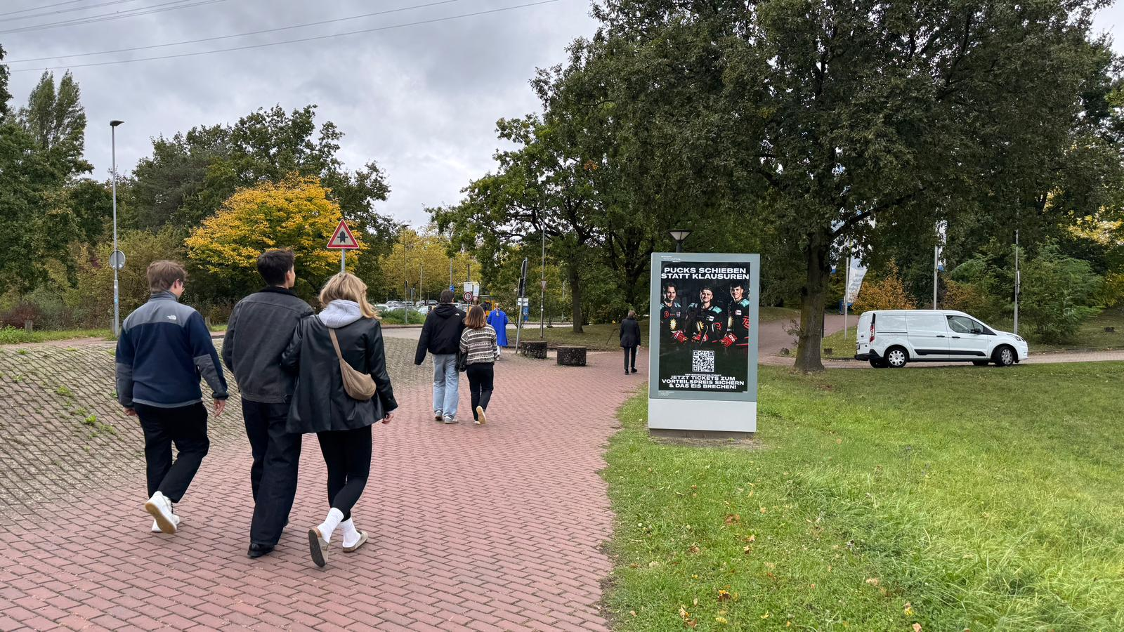 Werbung an der Hochschule f&uuml;r die DEG